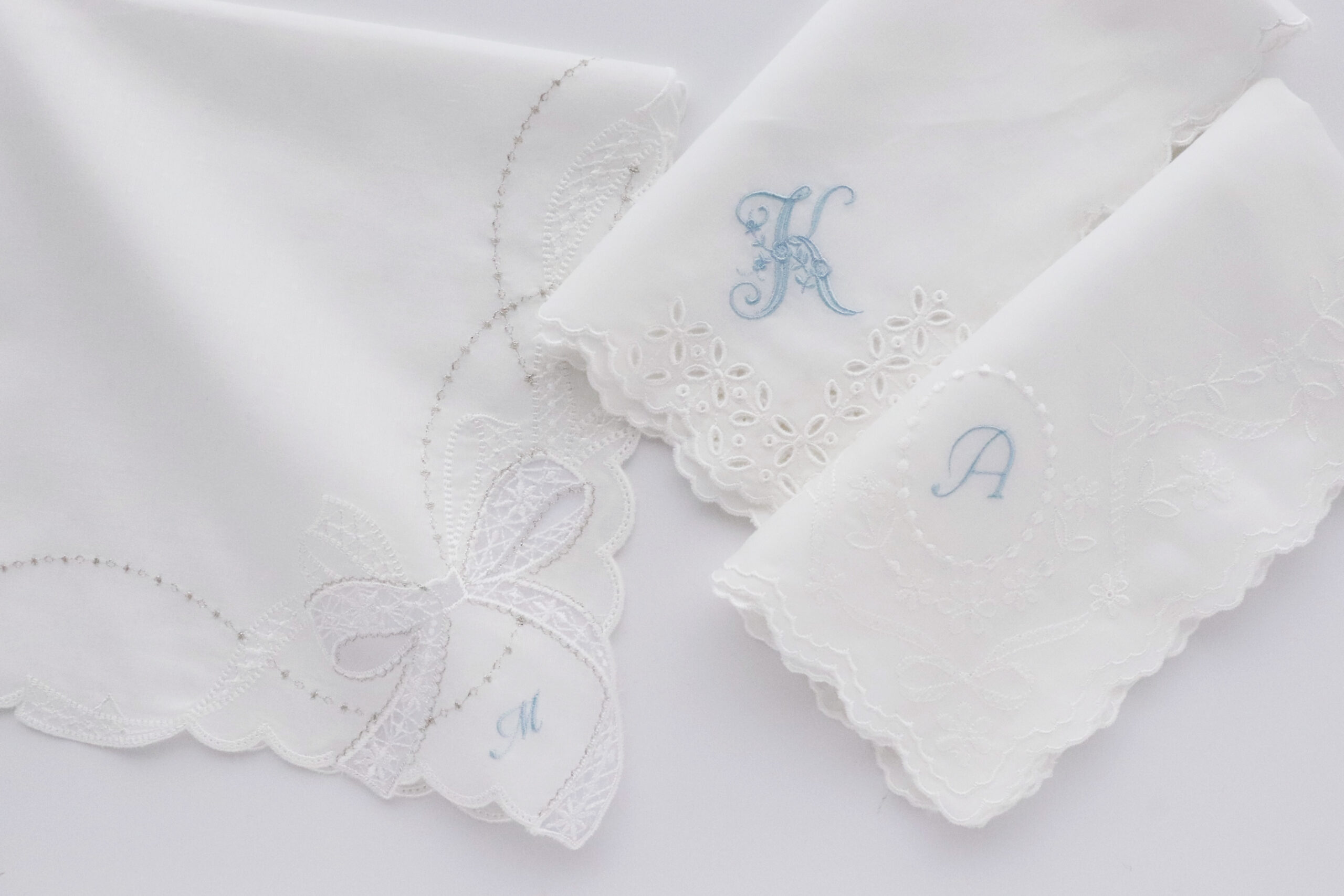 【ブライダルハンカチ】シーン別のおすすめアイテムをご紹介