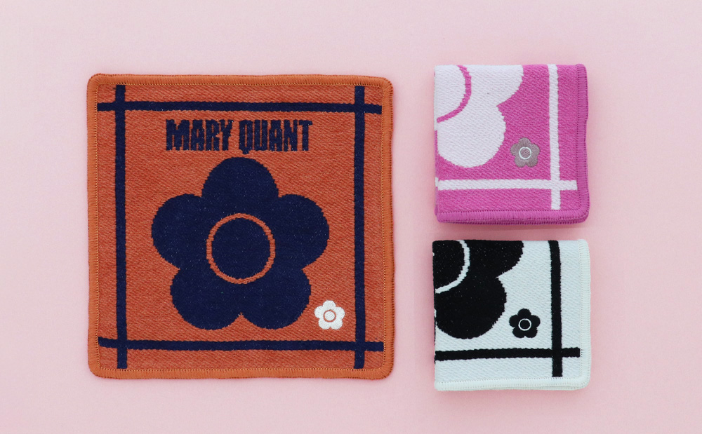 MARY QUANTらしいキュートなデザインと美しい発色が、持つたびに気分を華やかに彩ります。
ご自身用にはもちろん、大切な方へのギフトにも選ばれていることも幅広い世代から支持される理由のひとつです。
